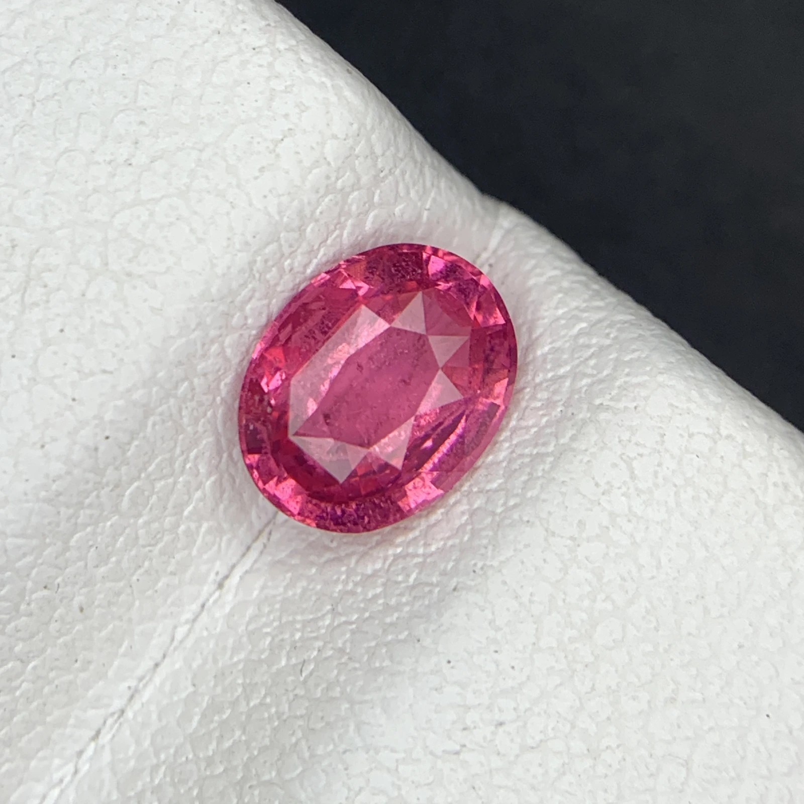 Natural Mahenge Spinel Vivid Pink 1.25 Carat Faceted Oval Shape Loose Gemstone — view 13